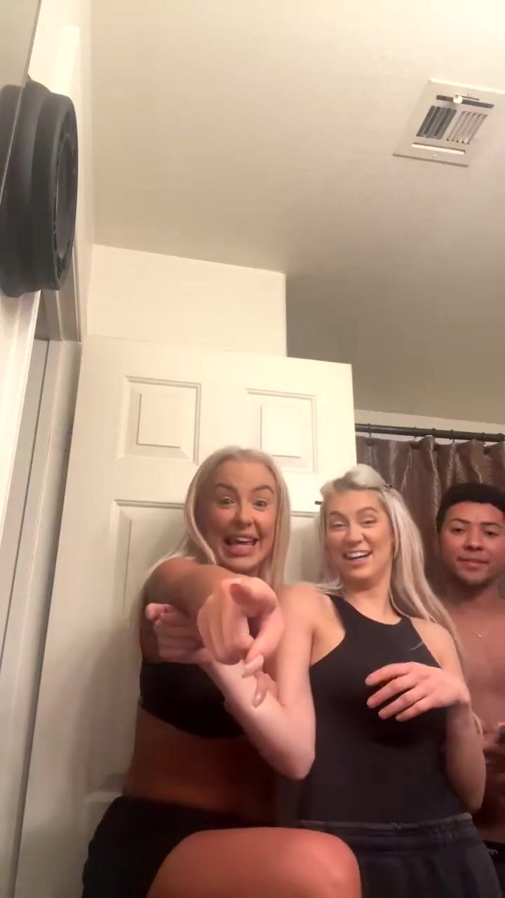 Tana Mongeau Titty Flash Livestream only fans Video Leaks