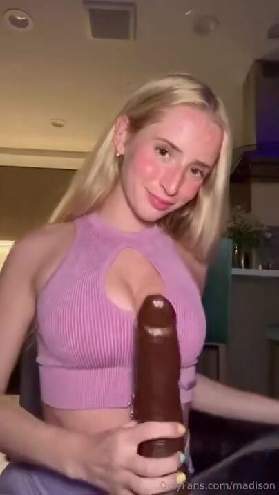 Madison Moores Butthole Toy Tease of Video Leak