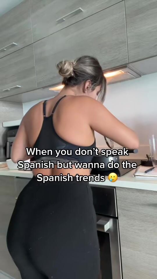 Me Porto Bonito - Speed up Spanish songs