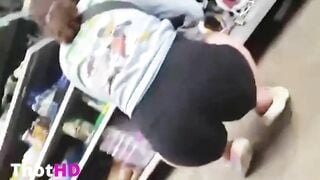 Candid PAWG gives the tail