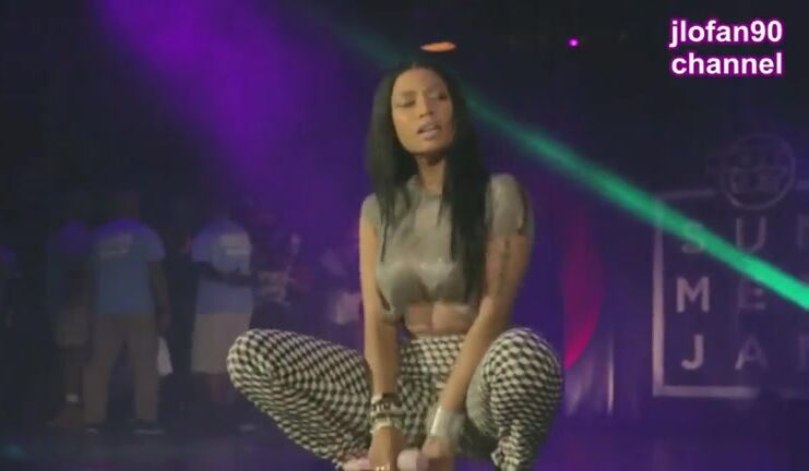 nicki minaj tittys bouncy out only fans shirt