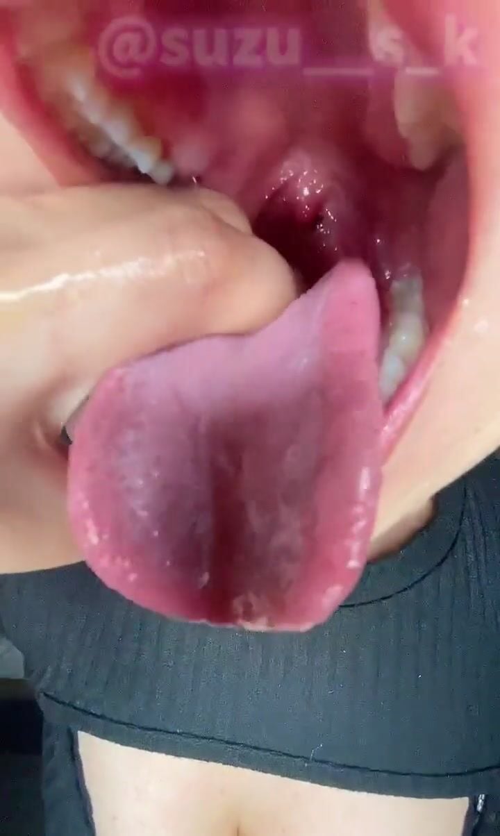 suzu__s_k finger throat