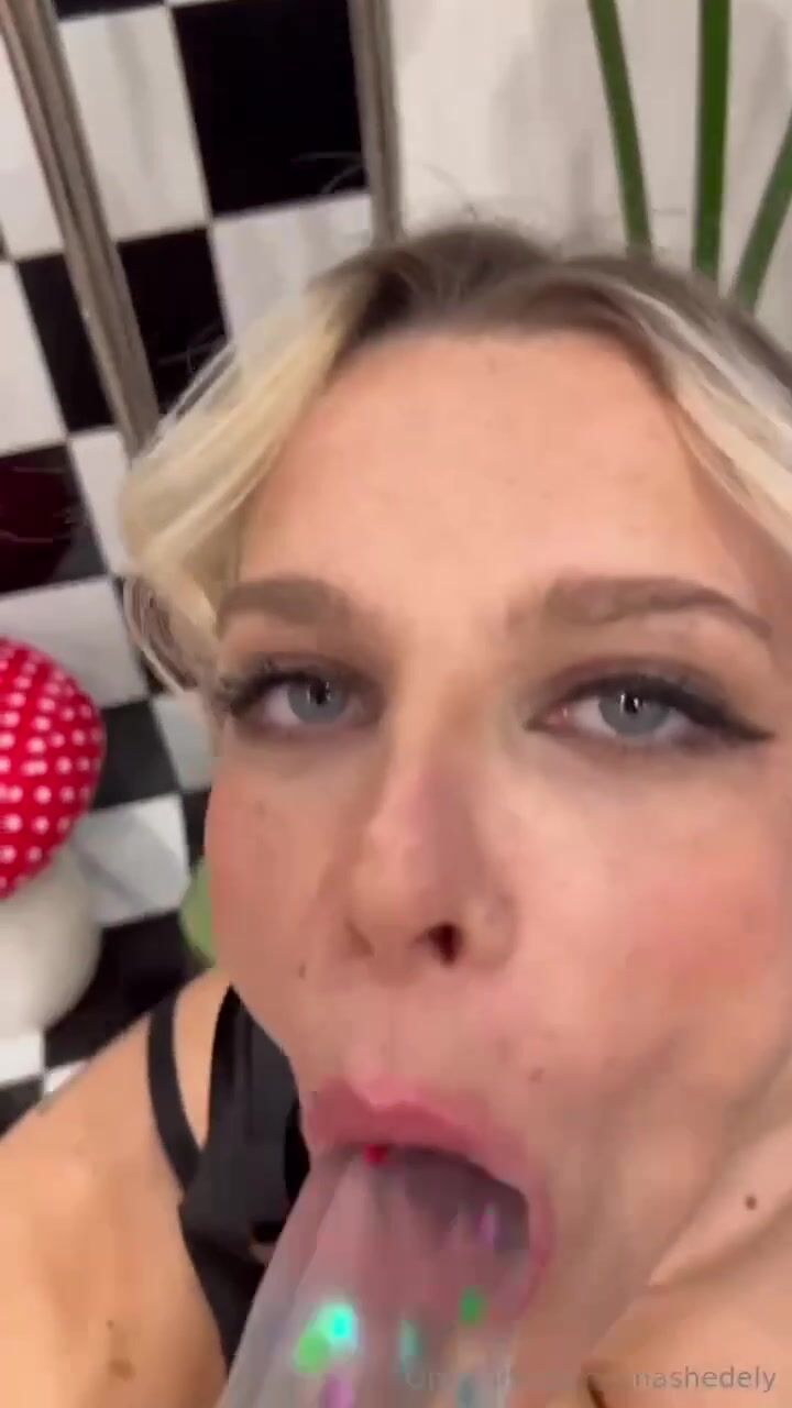 Ashley-matheson onlyfans Leaks 3