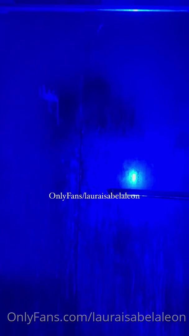 LauraIsabelaLeon Nude In Showering