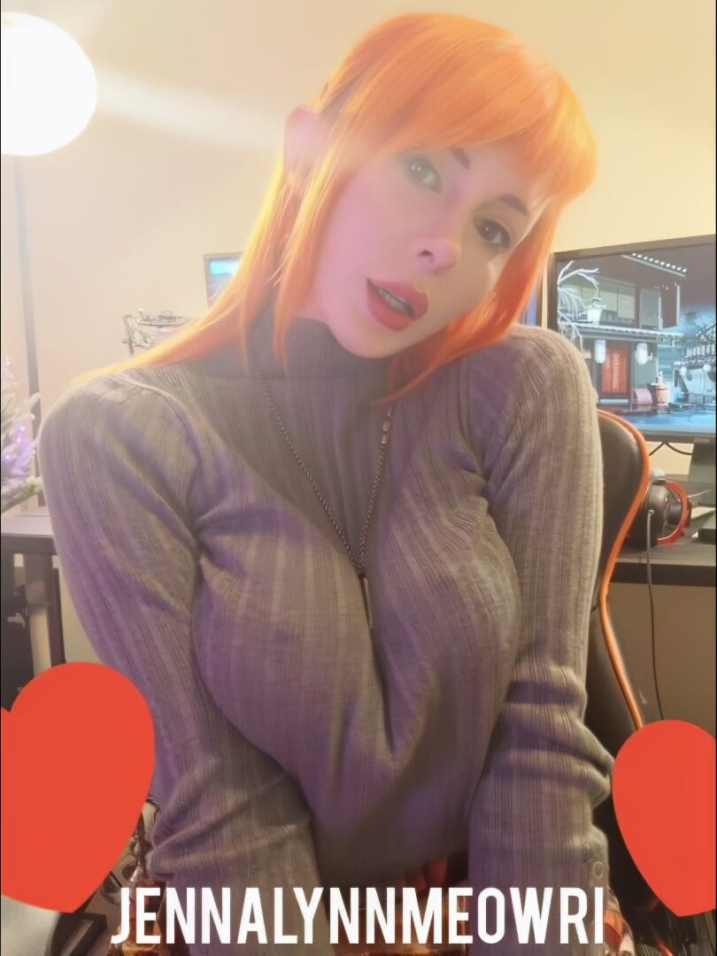 Jenna Lynn Meowri Braless