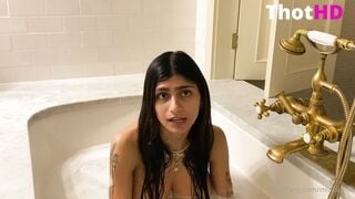 Mia Khalifa Bathtub