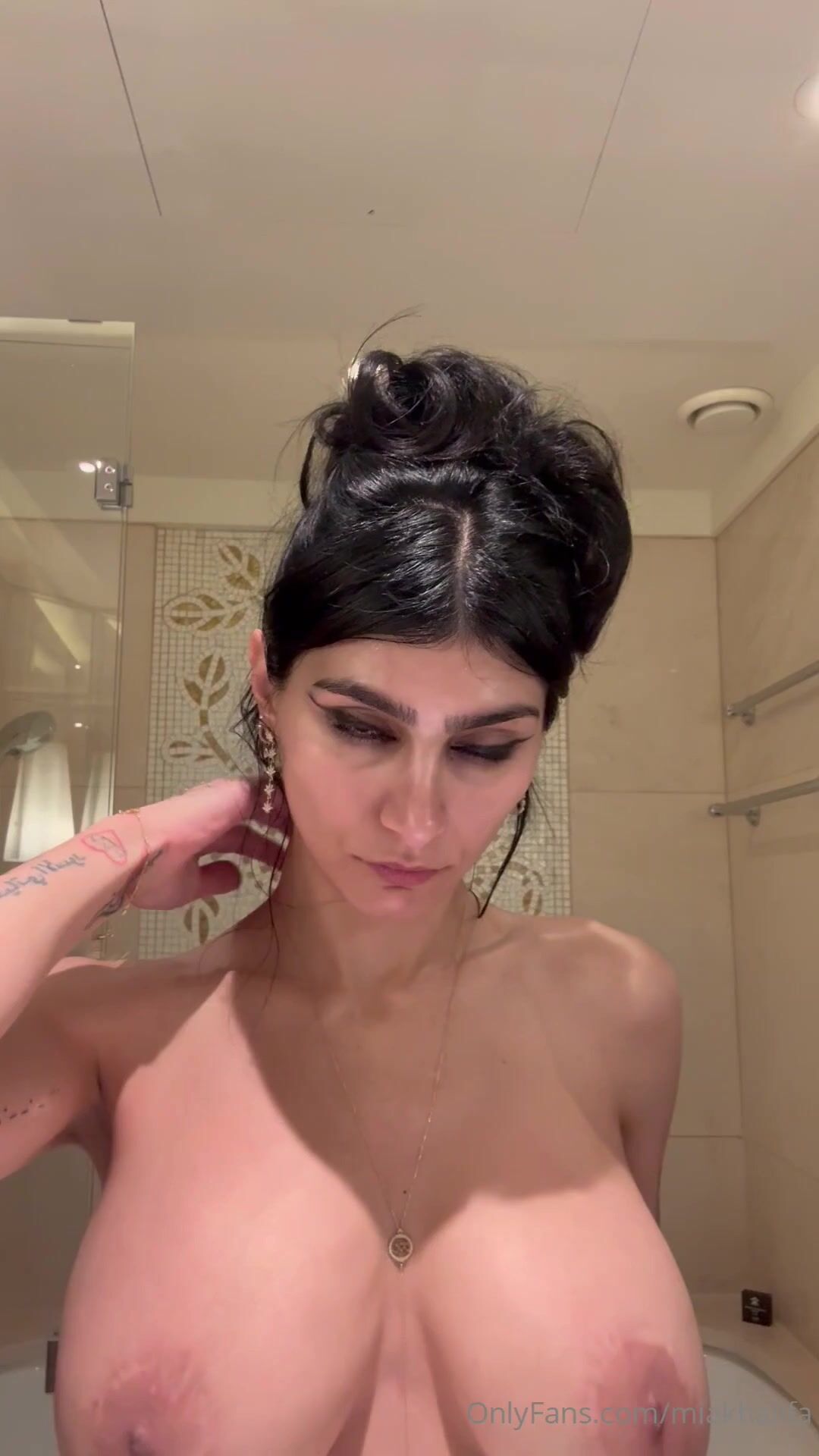 Mia Khalifa Big Tits