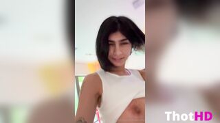 Mia Khalifa Underboobs Flashing Kitchen