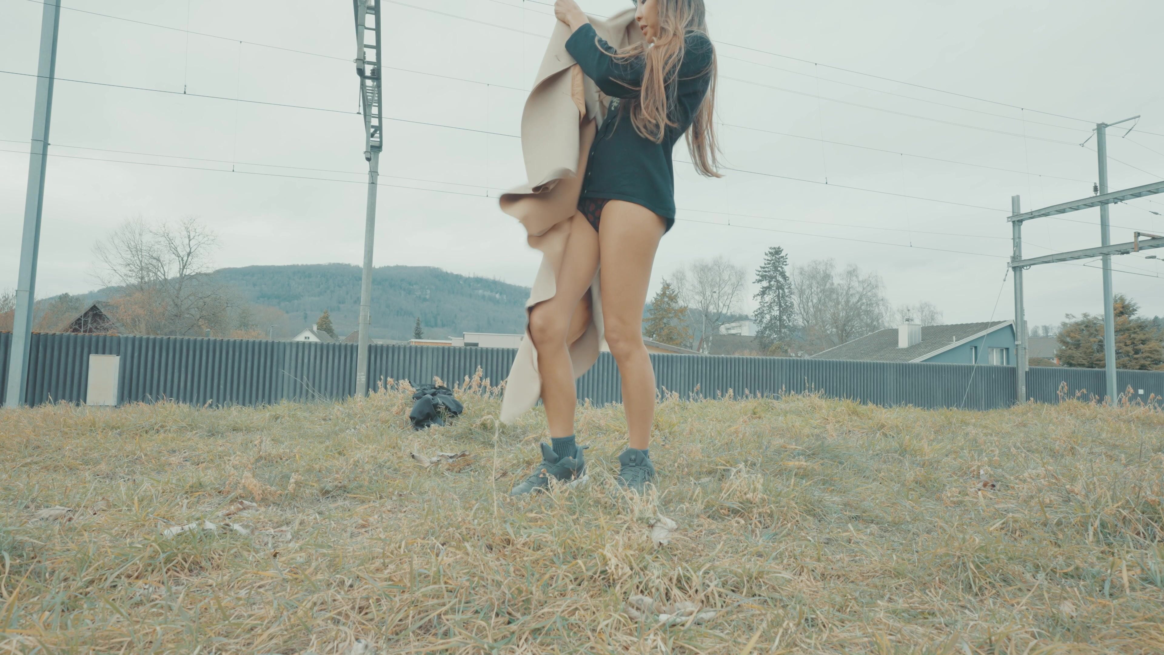 DaringKiara Risky Outdoor Masturbation in Front Of Train