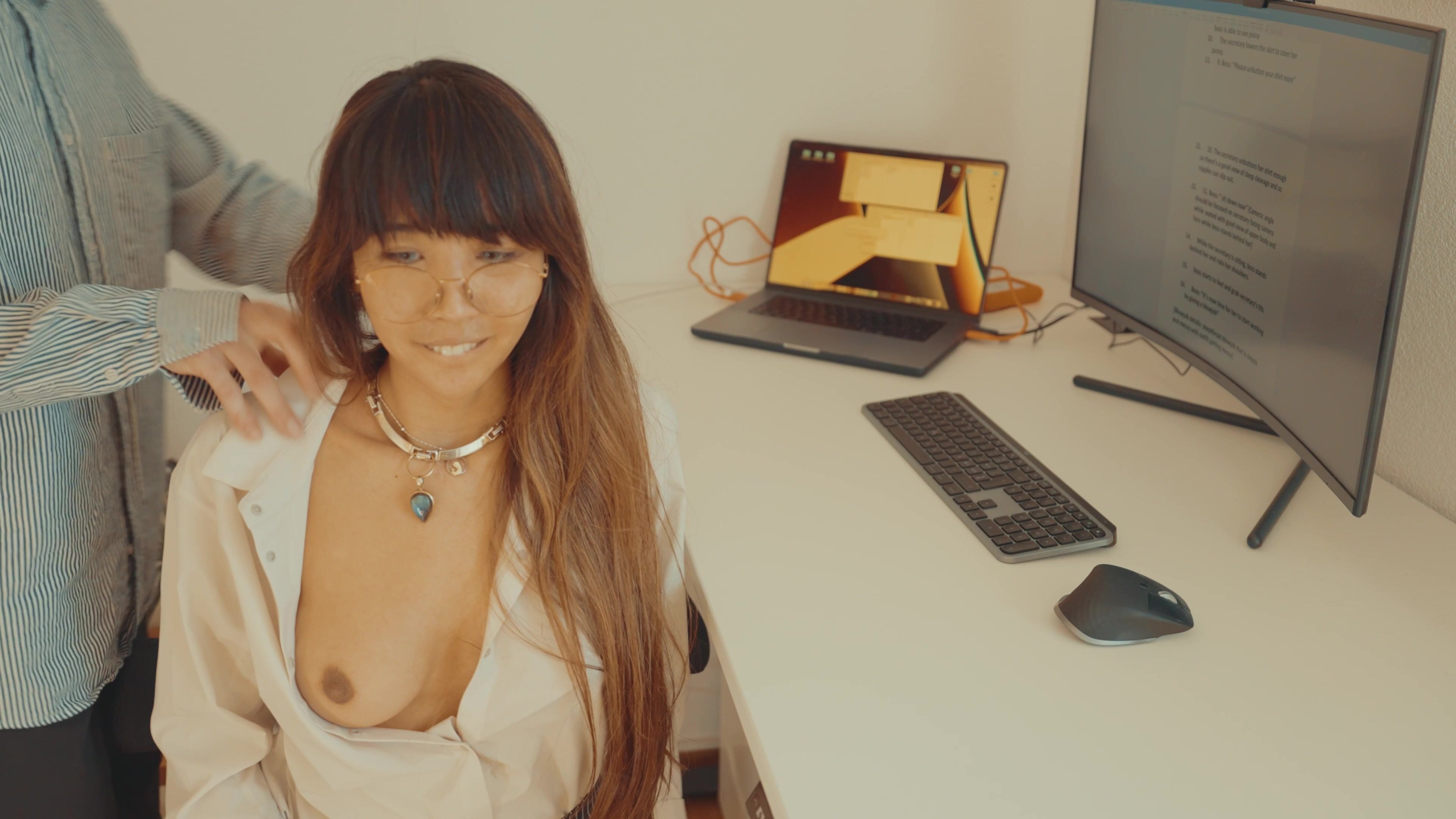 DaringKiara Sloppy Blowjob From Submisive Secretary