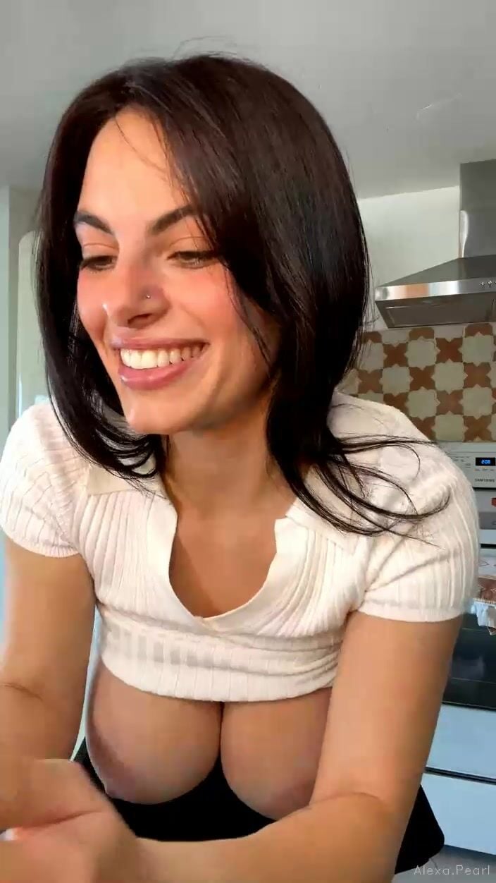 Alexa Pearl Topless
