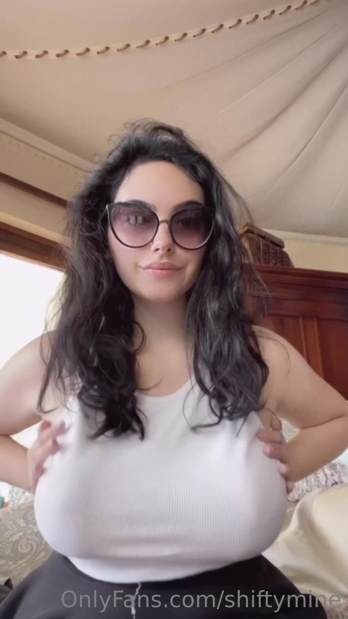 Shiftymine Braless Big Tits