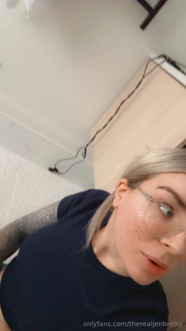 Jen Bretty Masturbate
