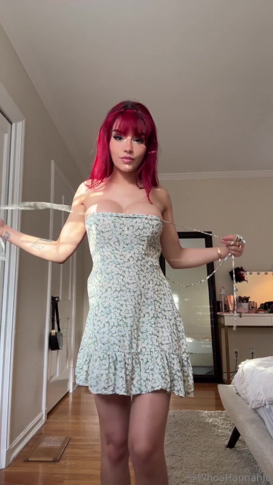 whoahannahjo Striptease