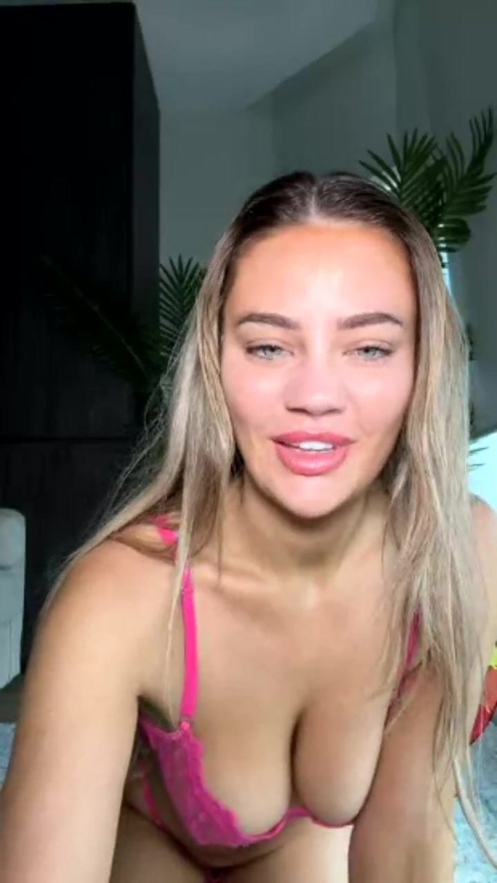 Hot Blonde Teen Babe Live Camshow