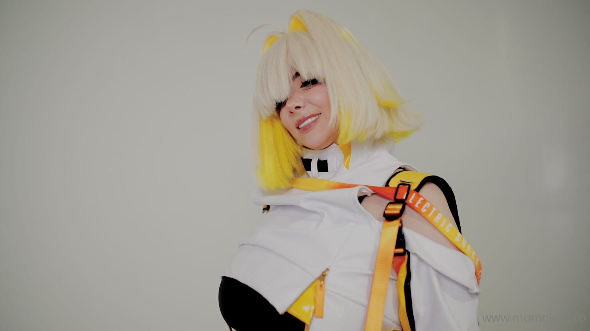 Momokun Dildo Riding