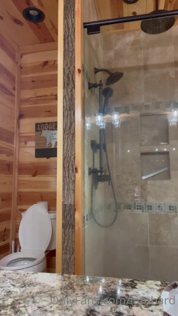 Lamar Chairez Masturbate In Shower