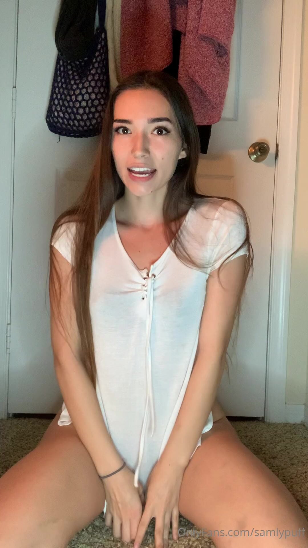 Samlypuff Floor Dildo Ride