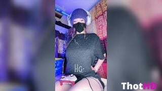 Hellgirl Vibrator Wet Orgasm
