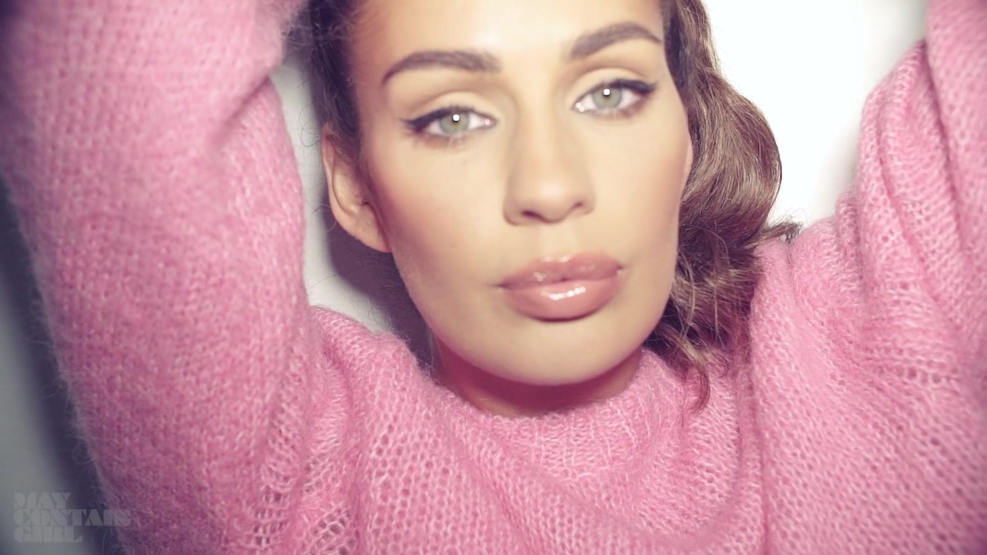 Holly Peers Warm You Up