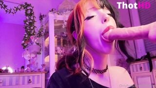Mitsarin Dildo insertion