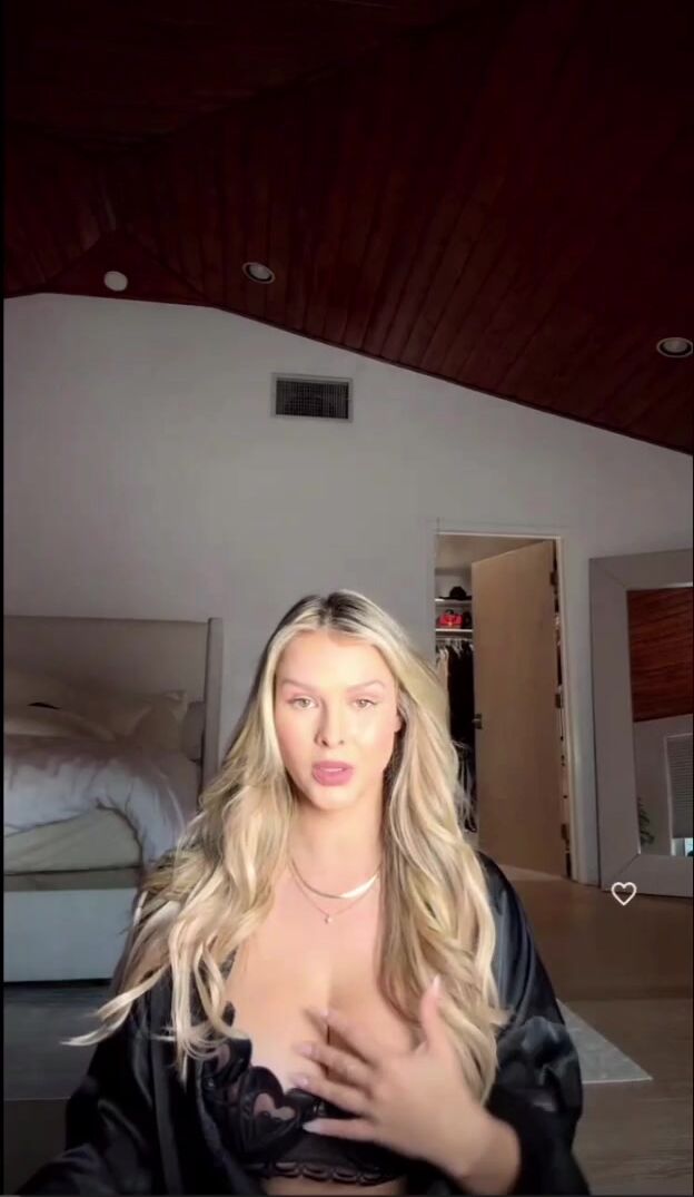 Kinsey Wolanski Lingerie OF