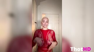 Lindsey Pelas Naked