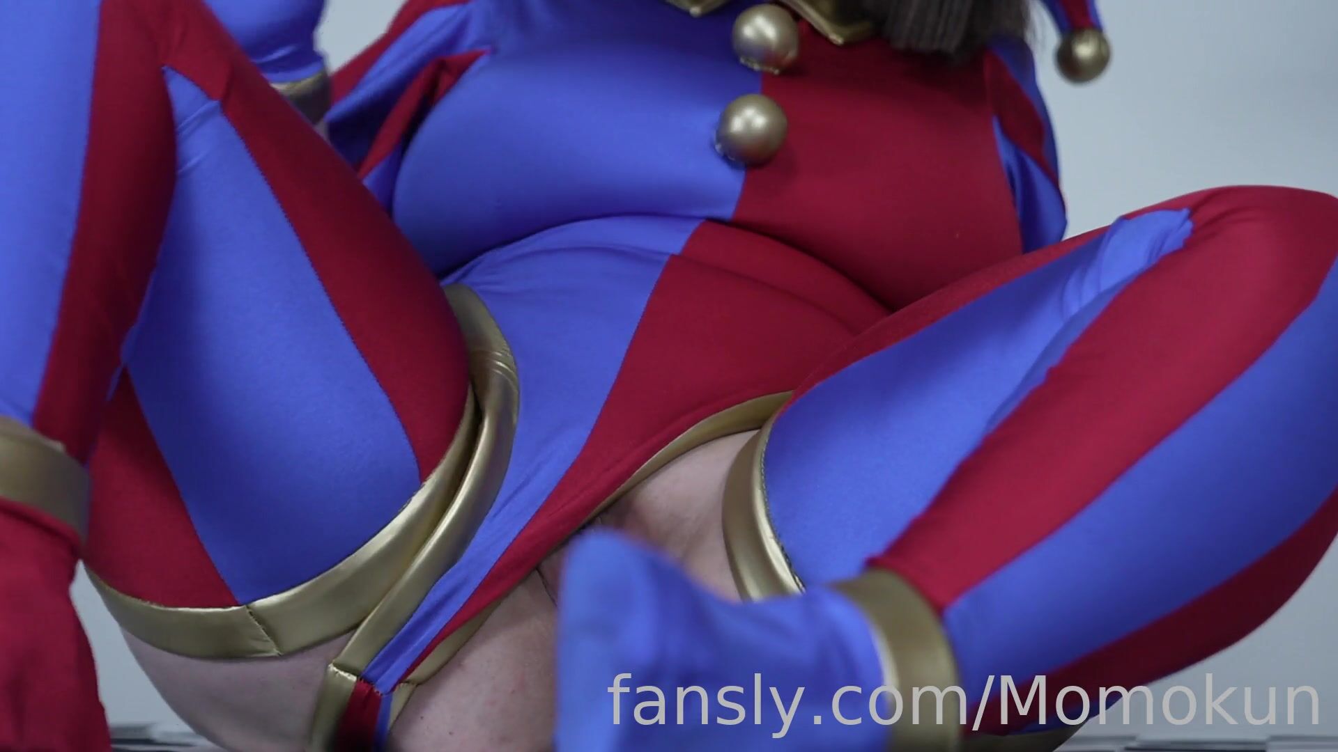 Momokun Pomni Showing You Her Very Special Talents