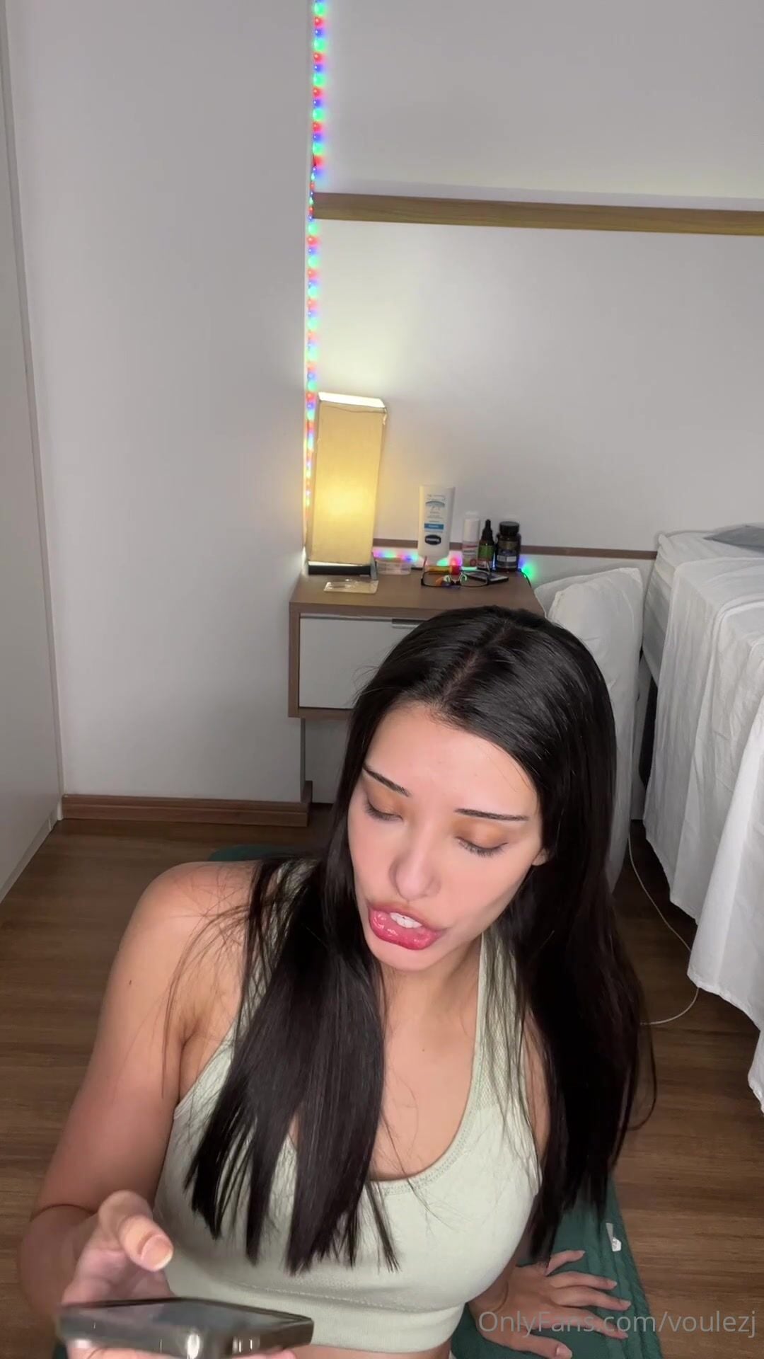 Voulezj Vibrator Insertion