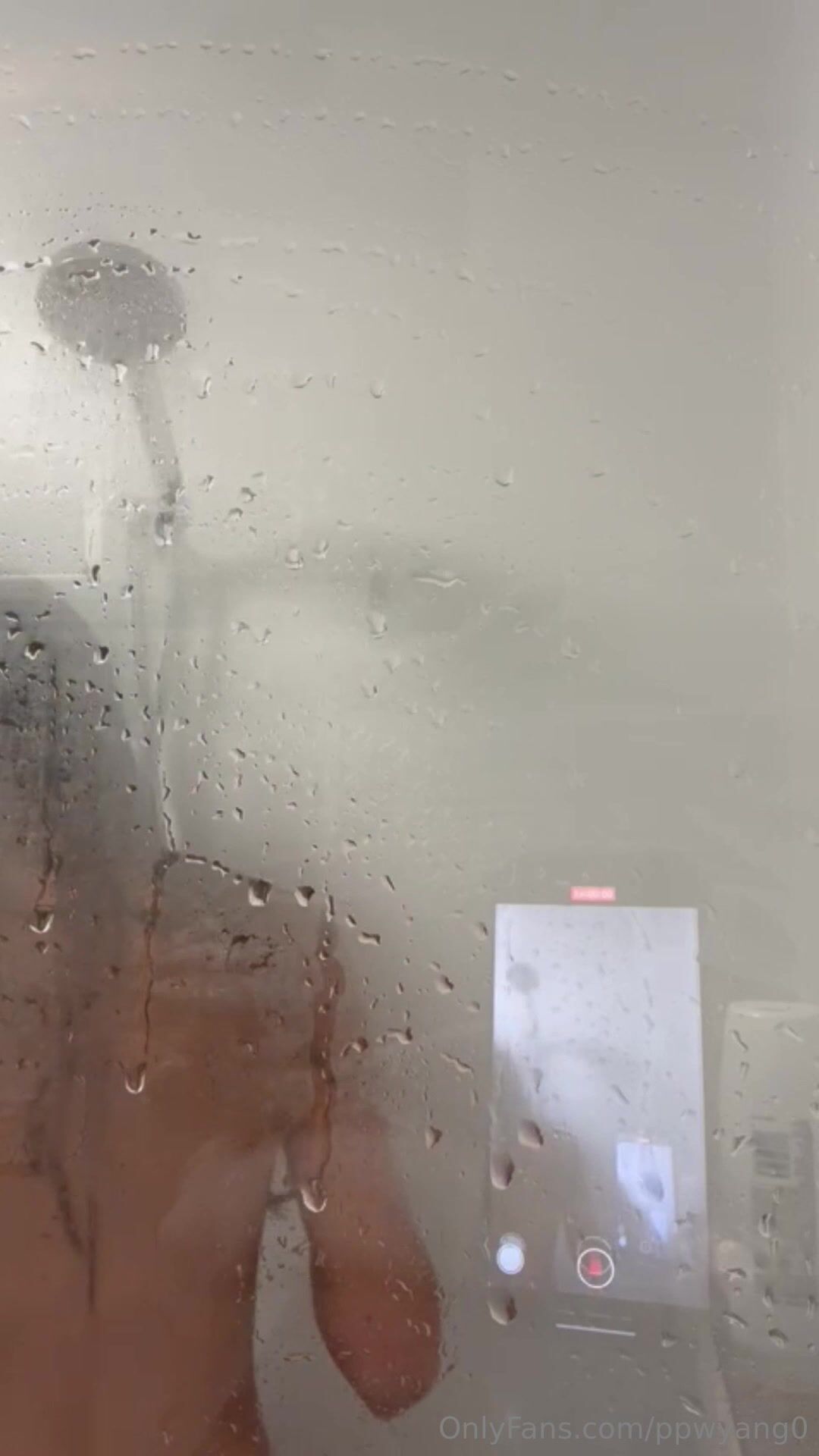 ppwyang Nude in Shower