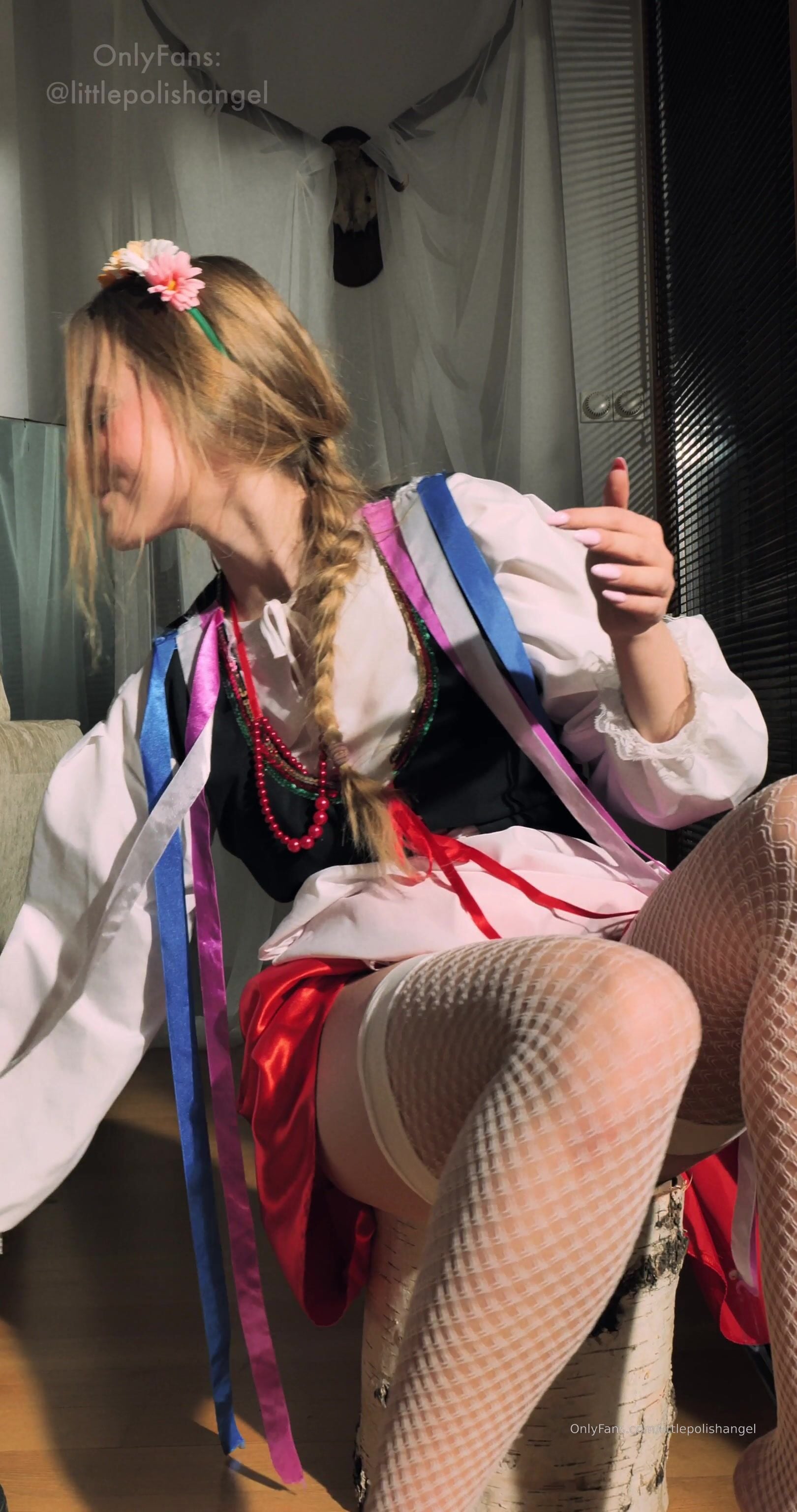 Lena Polanski Fingering Clothed