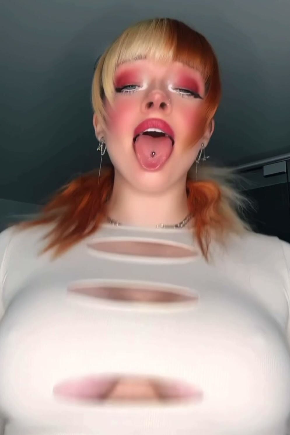 xinia_official Braless Bounce Tongue