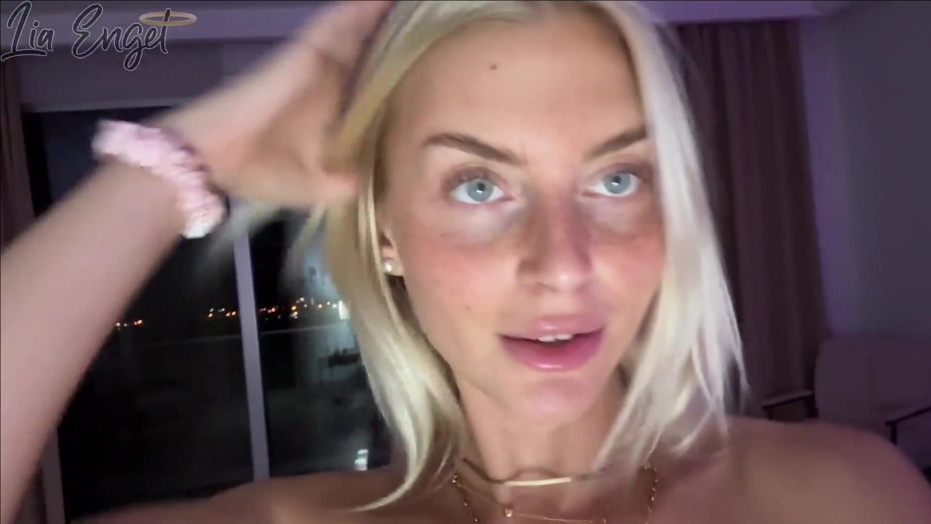 LiaEngel CUM und SQUIRT on FACETIME
