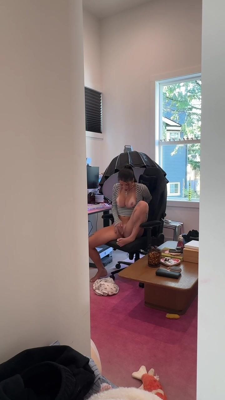 Ari Kytsya Caught Masturbating