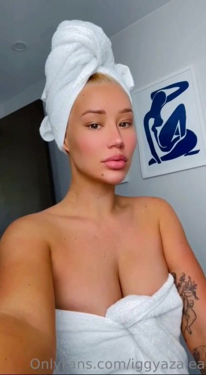 Iggy Azalea XXX 10