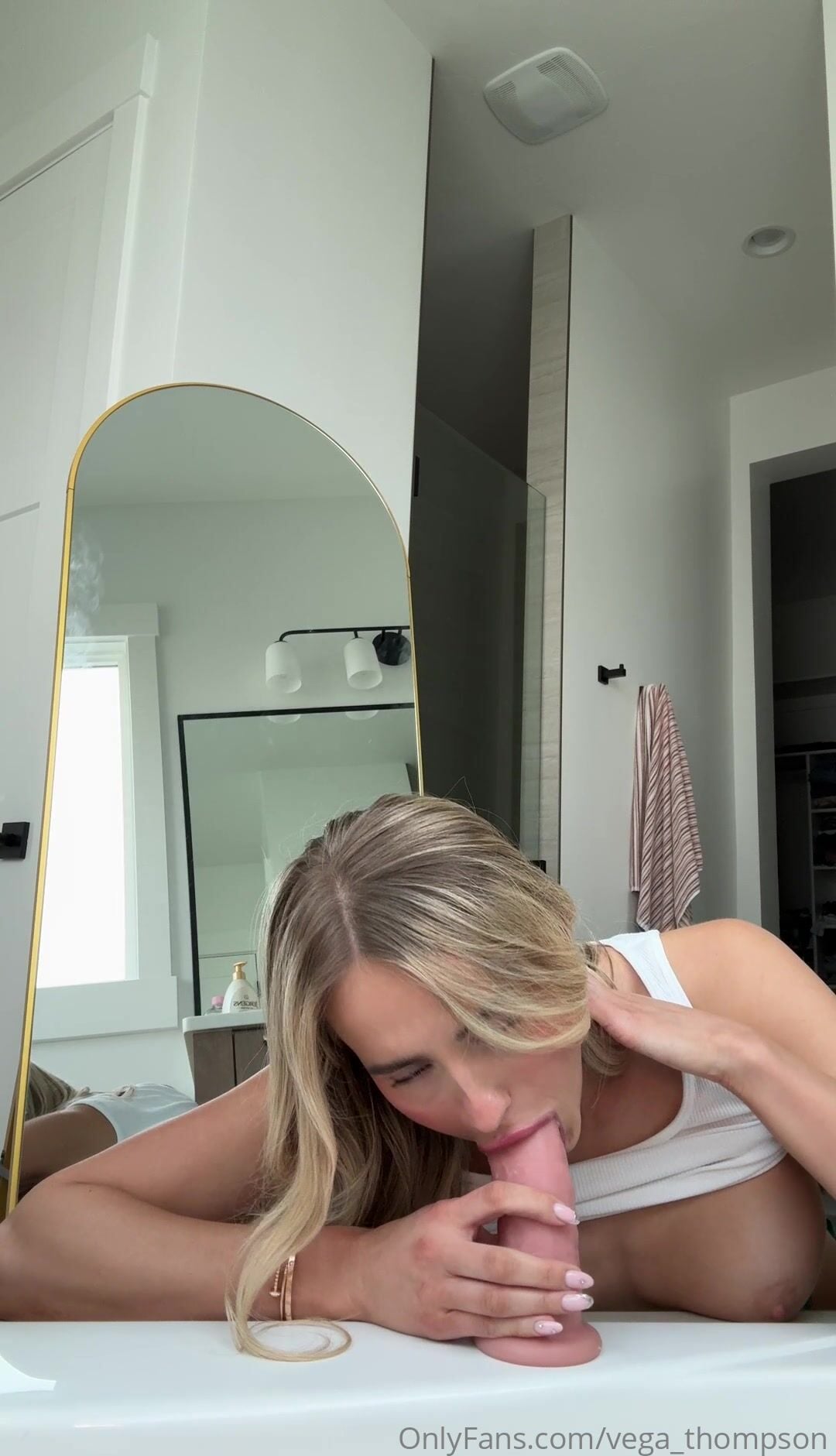 Vega Thompson OnlyFans 3