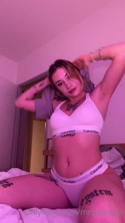 MrsJuicyAss aka Elizabeth Sanchez OF Leak