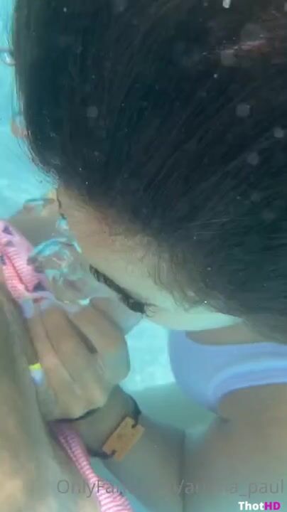 arianadiamond8 underwater blowjob