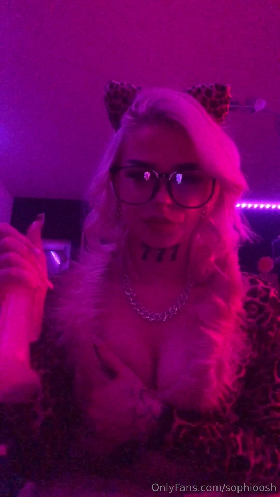 Sophioosh777 aka Sophiosh OnlyFans