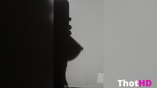 Aroomi Kim XXX 1