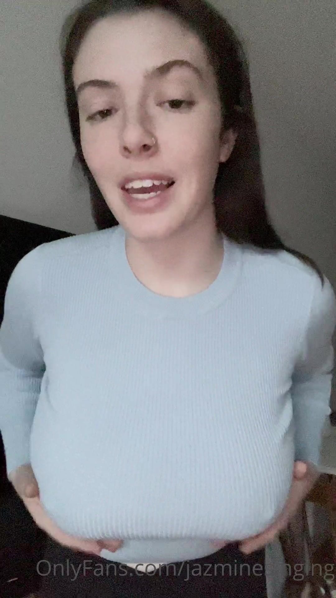 Jazmine Singing XXX 1 2