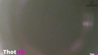 Sexpertin JustLucy zeigt unerfahrenene Mann Latex Sex im Catsuit