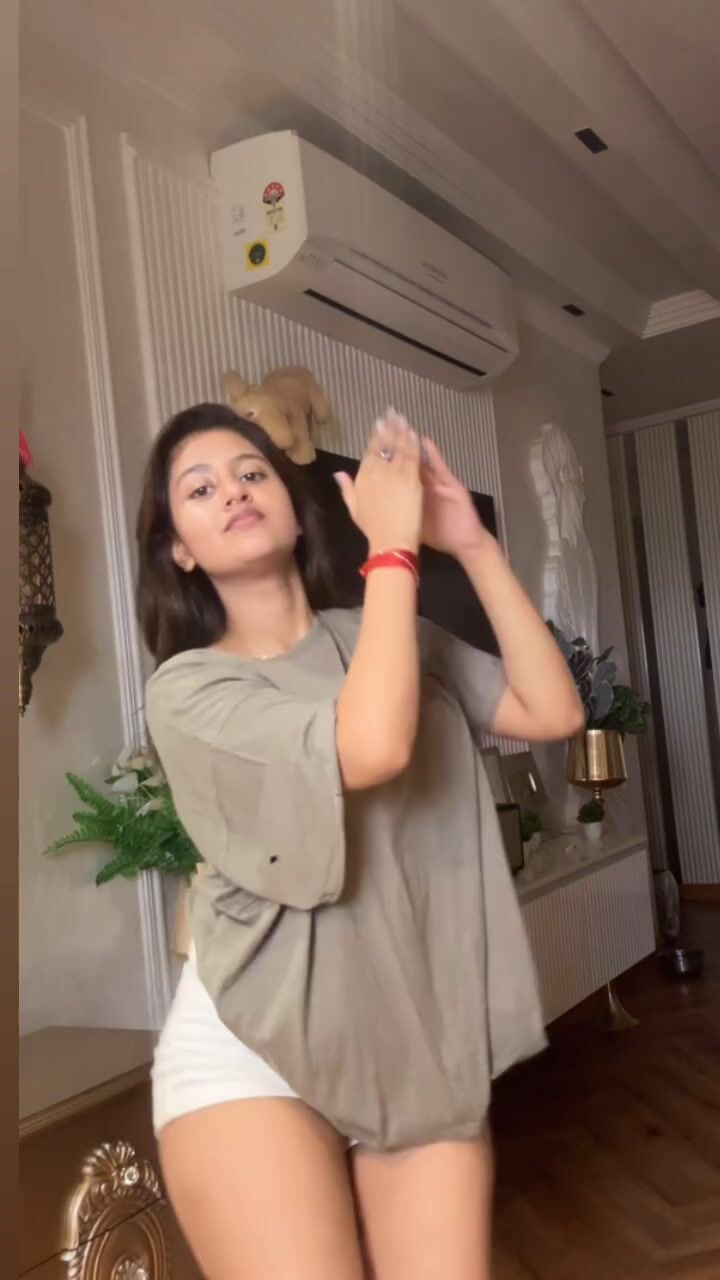Anjali Arora NSFW Video 7