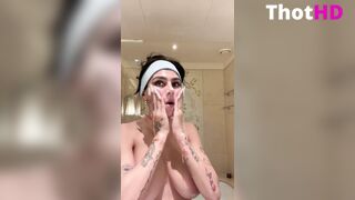 Mia Khalifa Nude Face Wash only fans Livestream Leak