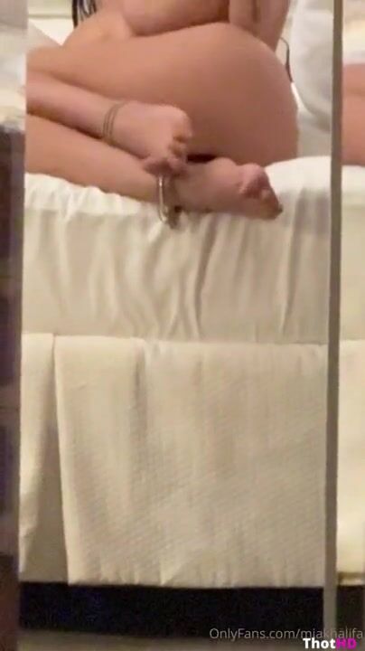 Mia Khalifa Naked Mirror Selfie Of Video Leaks