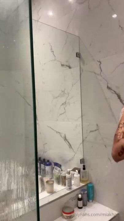 Mia Khalifa Nude Underwear Try-On of Video Leak