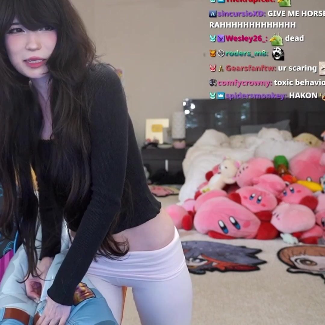 Emiru Sexy 27