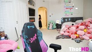 Emiru Sexy Vid 16