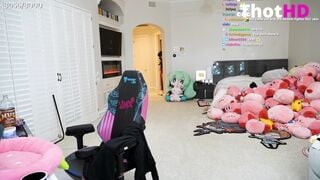 Emiru Sexy Vid 21