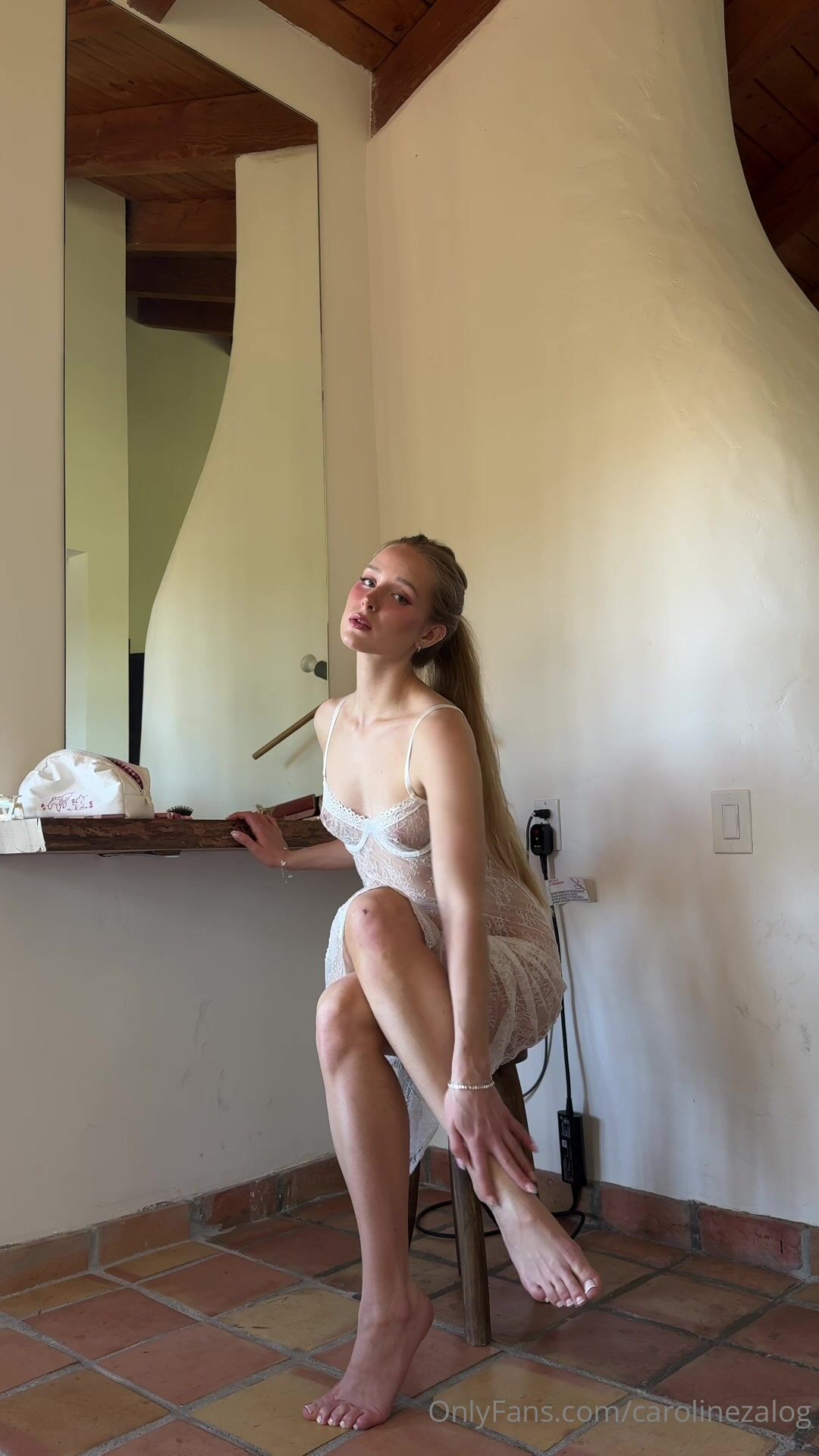Caroline Zalog Sexy Vid 12